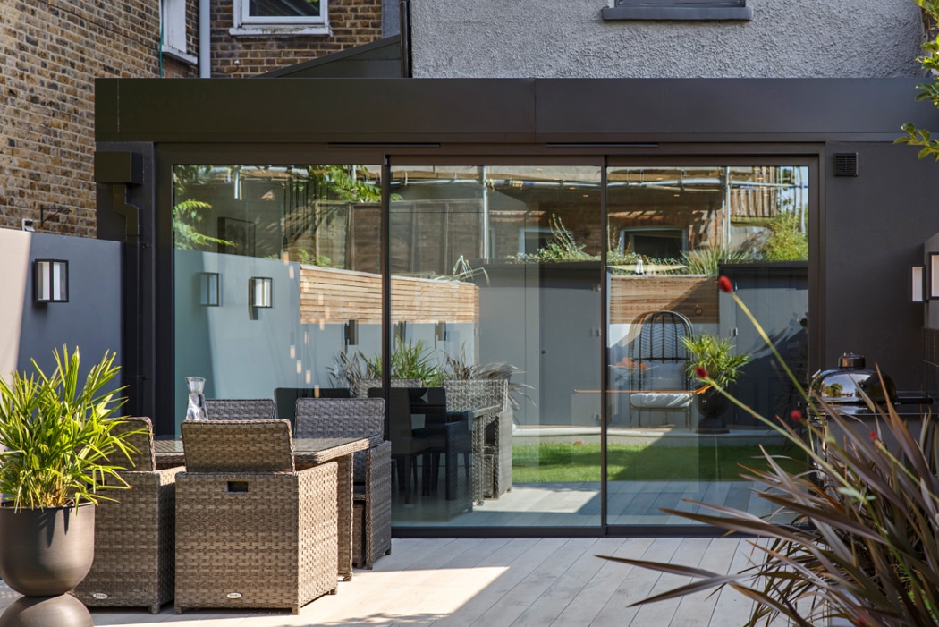 The slender 20mm sightlines of the doors fill the home full of light even when closed